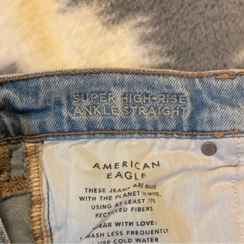 AE Stretch Super High-Waisted Ripped Ankle Straight Jean - Picture 4 of 7